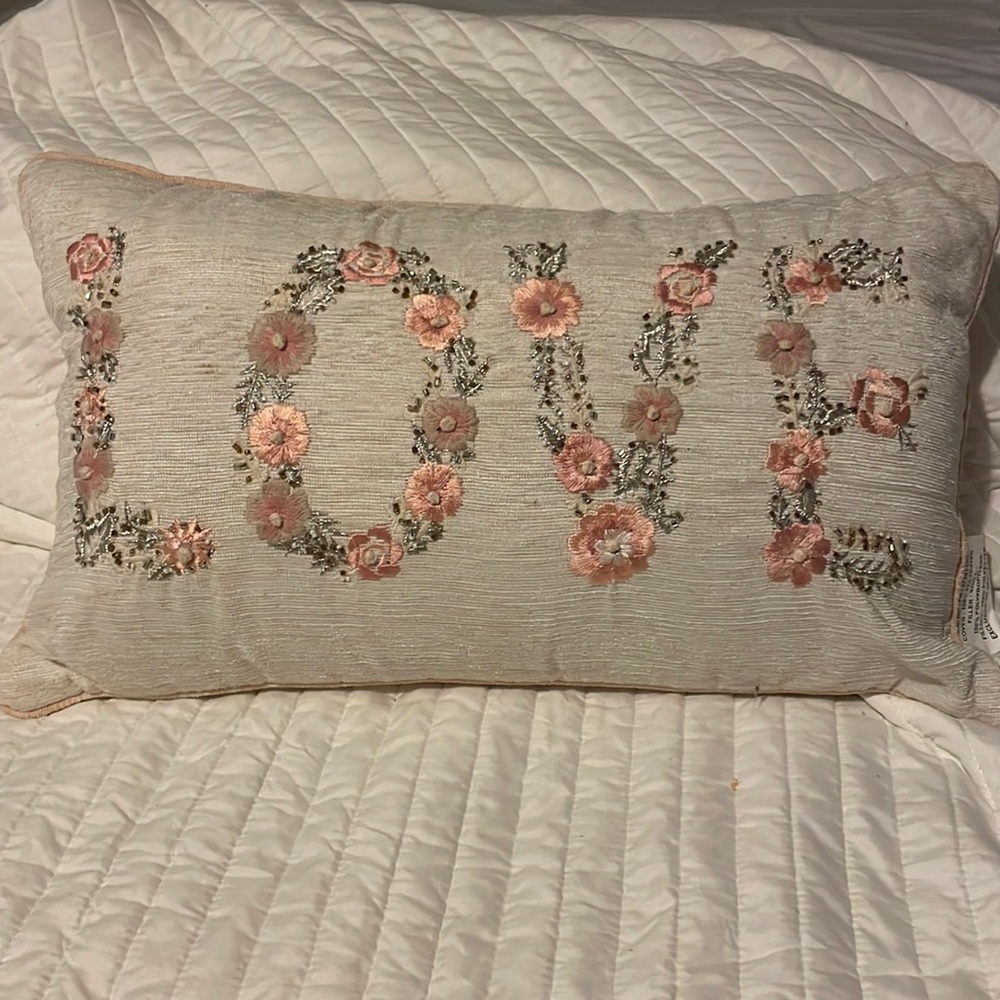 Throw pillow